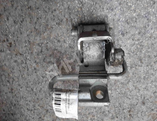 Петля двери передней левой Volkswagen Caddy III (2K) 2004-2010  Volkswagen Caddy Caddy III (2K) 2004-2010