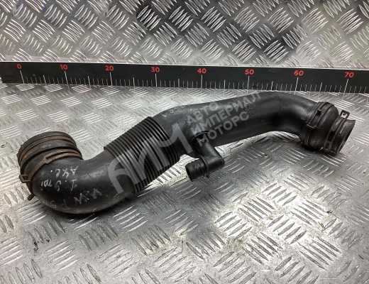 Патрубок турбины Volkswagen Transporter T5 (7H) 2003-2015  Volkswagen Transporter Transporter T5 (7H) 2003-2015