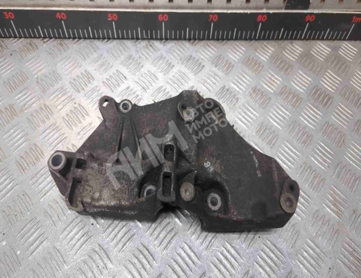 Кронштейн генератора Renault Scenic II (JM) 2003-2006  Renault Scenic Scenic II (JM) 2003-2006