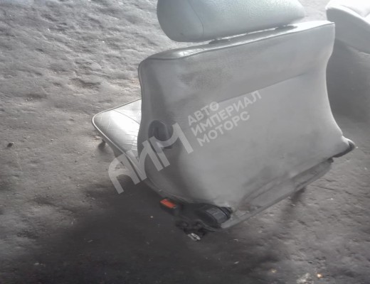 Сиденье переднее правое Volkswagen Caddy II (9K) 1995-2003  Volkswagen Caddy Caddy II (9K) 1995-2003