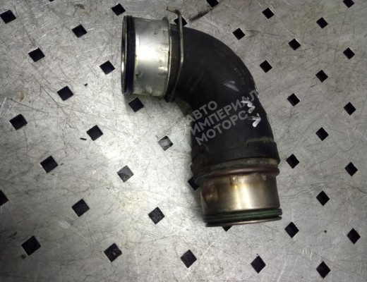 Патрубок интеркулера Volkswagen Caddy III (2K) 2004-2010  Volkswagen Caddy Caddy III (2K) 2004-2010