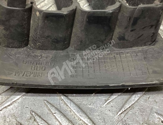 Заглушка (решетка) в бампер передний Audi A4 B5 (8D) 1999-2001 рестайлинг  Audi A4 A4 B5 (8D) 1999-2001 рестайлинг