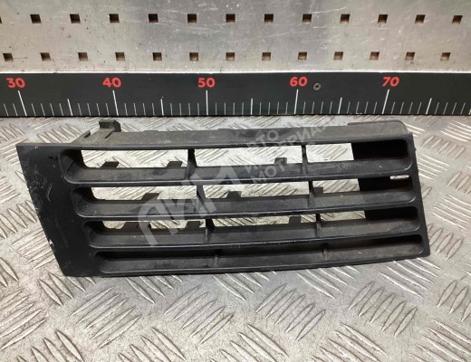 Заглушка (решетка) в бампер передний Audi A4 B5 (8D) 1999-2001 рестайлинг  Audi A4 A4 B5 (8D) 1999-2001 рестайлинг