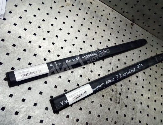 Молдинг крыла заднего левого Volkswagen Caddy II (9K) 1995-2003  Volkswagen Caddy Caddy II (9K) 1995-2003