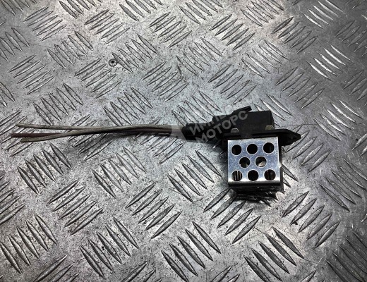 Реле вентилятора Renault Megane I 1995-2002  Renault Megane Megane I 1995-2002