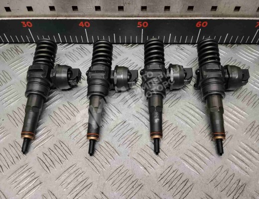 Форсунка Volkswagen Touran I (1T) 2006-2010 рестайлинг  Volkswagen Touran Touran I (1T) 2006-2010 рестайлинг