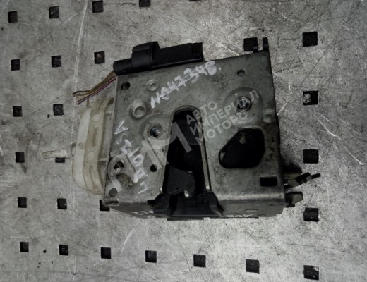 Замок двери передней правой  Audi A4 B5 (8D) 1994-1999