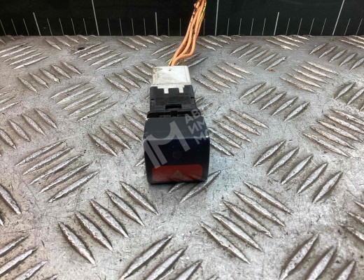 Кнопка аварийной сигнализации Citroen Xantia (X1) 1992-1998  Citroen Xantia Xantia (X1) 1992-1998