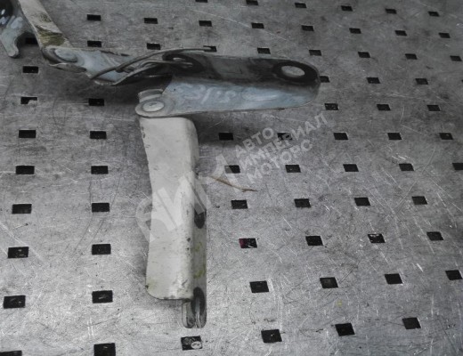 Петля капота левая Mazda 626 IV (GE/GV) 1992-1997  Mazda 626 626 IV (GE/GV) 1992-1997