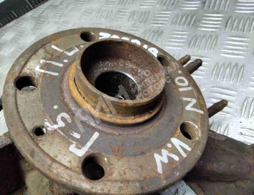 Ступица передняя левая Skoda Octavia A5 (1Z) 2004-2008  Skoda Octavia Octavia A5 (1Z) 2004-2008