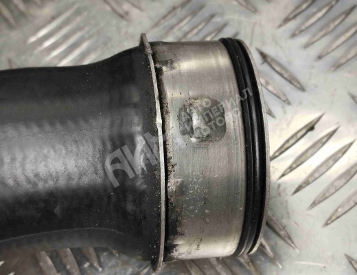 Патрубок интеркулера Mercedes C (W203) 2000-2004  Mercedes C C (W203) 2000-2004