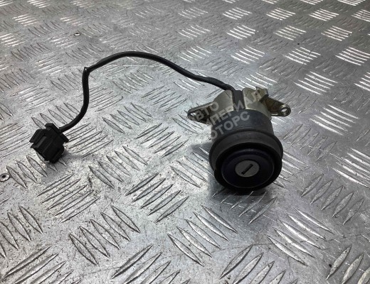 Кнопка открытия багажника Audi 100 C4 (4A) 1990-1995  Audi 100 100 C4 (4A) 1990-1995