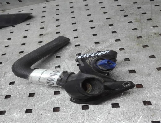 Фланец (тройник) системы охлаждения Volkswagen Passat B5 (3B) 1996-2000  Volkswagen Passat Passat B5 (3B) 1996-2000