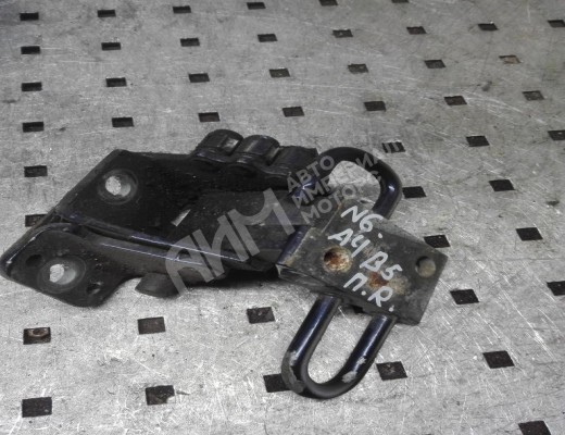 Петля двери передней правой Audi A4 B5 (8D) 1999-2001 рестайлинг  Audi A4 A4 B5 (8D) 1999-2001 рестайлинг