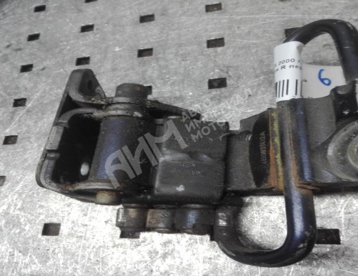 Петля двери передней правой Audi A4 B5 (8D) 1999-2001 рестайлинг  Audi A4 A4 B5 (8D) 1999-2001 рестайлинг