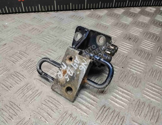 Петля двери передней правой Audi A4 B5 (8D) 1999-2001 рестайлинг  Audi A4 A4 B5 (8D) 1999-2001 рестайлинг