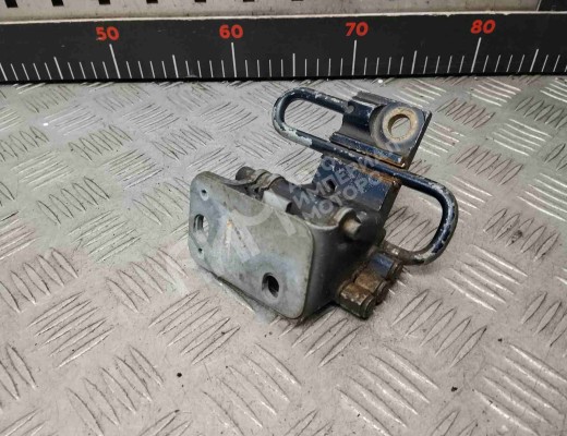 Петля двери передней правой Audi A4 B5 (8D) 1999-2001 рестайлинг  Audi A4 A4 B5 (8D) 1999-2001 рестайлинг