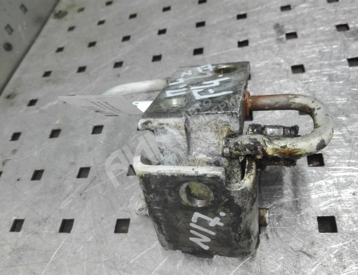 Петля двери передней левой Volkswagen Golf IV (1J) 1997-2004  Volkswagen Golf Golf IV (1J) 1997-2004