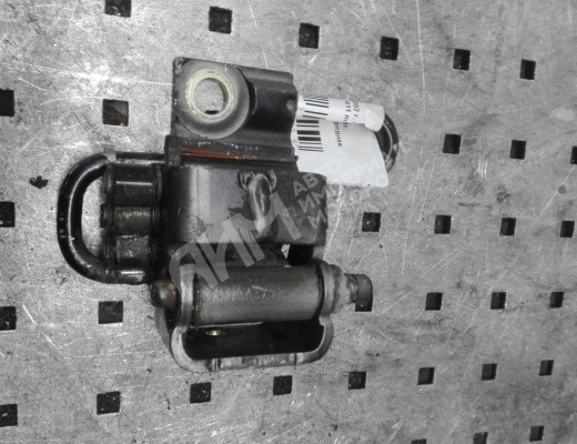 Петля двери передней левой Volkswagen Polo IV (9N) 2001-2005  Volkswagen Polo Polo IV (9N) 2001-2005