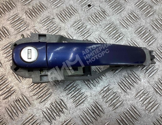 Ручка наружная передняя левая Volkswagen Passat B5 (3B) 1996-2000  Volkswagen Passat Passat B5 (3B) 1996-2000