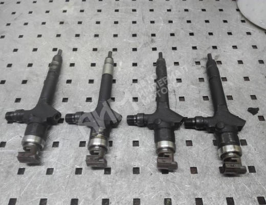 Форсунка Mazda 3 I (BK) 2003-2009  Mazda 3 3 I (BK) 2003-2009