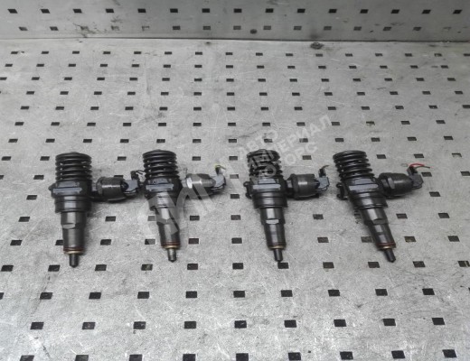 Форсунка Volkswagen Golf V (1K) 2004-2009  Volkswagen Golf Golf V (1K) 2004-2009