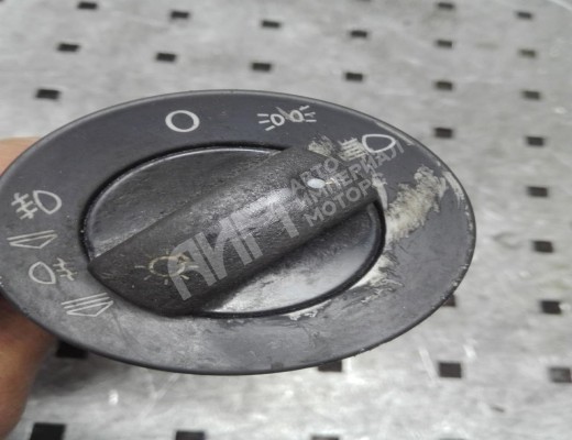 Переключатель света Audi A4 B6 (8EC, 8E5) 2000-2004  Audi A4 A4 B6 (8EC, 8E5) 2000-2004