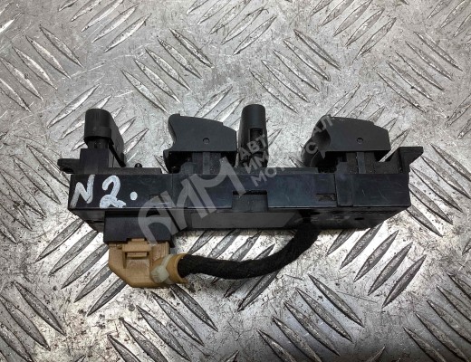 Блок управления стеклоподъемниками Volkswagen Golf IV (1J) 1997-2004  Volkswagen Golf Golf IV (1J) 1997-2004
