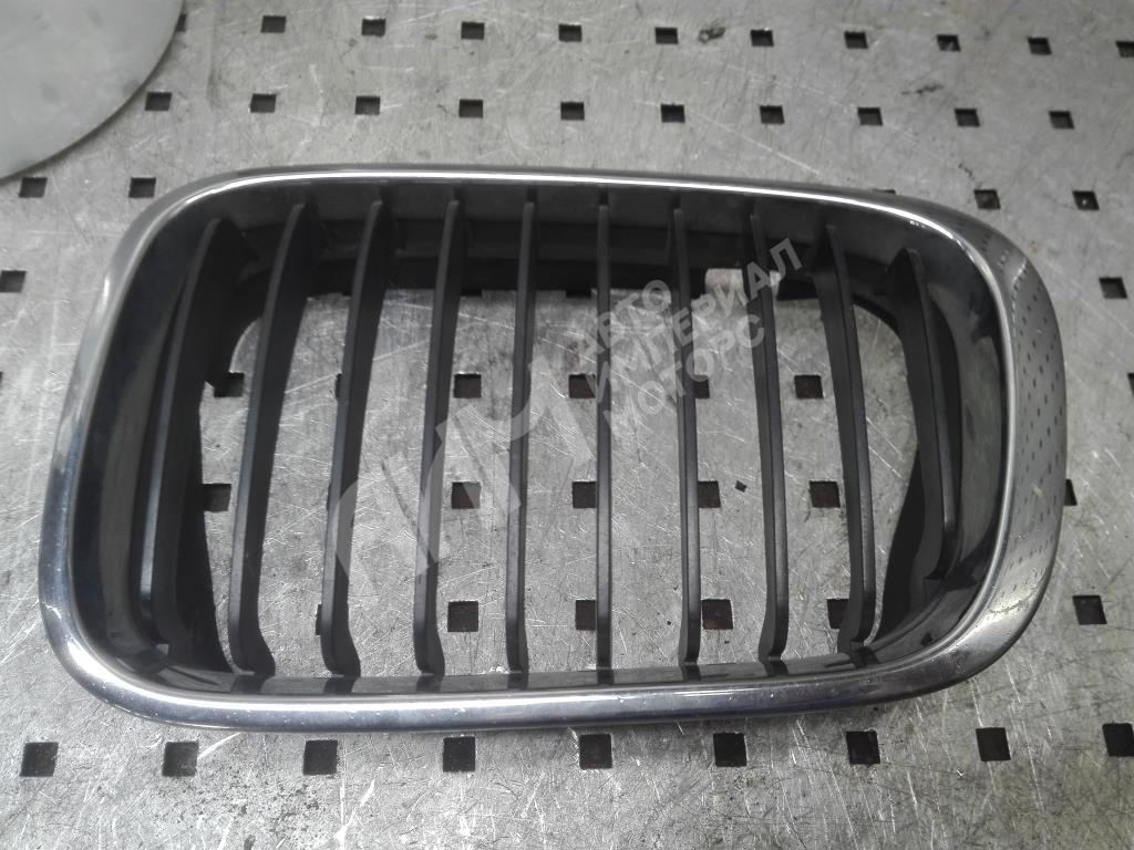 Решетка радиатора  BMW 3-Series