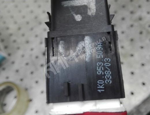 Кнопка аварийной сигнализации Volkswagen Golf V (1K) 2004-2009  Volkswagen Golf Golf V (1K) 2004-2009