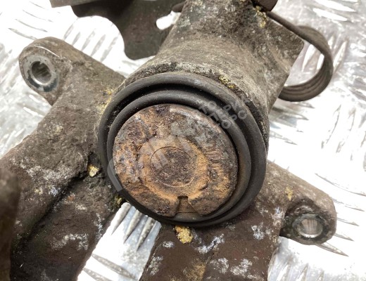 Суппорт задний правый Volkswagen Passat B5+ (3B) 2000-2005 рестайлинг  Volkswagen Passat Passat B5+ (3B) 2000-2005 рестайлинг