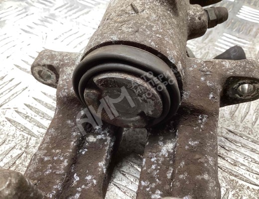 Суппорт задний правый Audi A3 II (8P) 2005-2008 рестайлинг  Audi A3 A3 II (8P) 2005-2008 рестайлинг