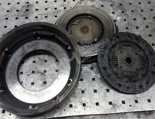 Комплект сцепления Volkswagen Golf IV (1J) 1997-2004  Volkswagen Golf Golf IV (1J) 1997-2004