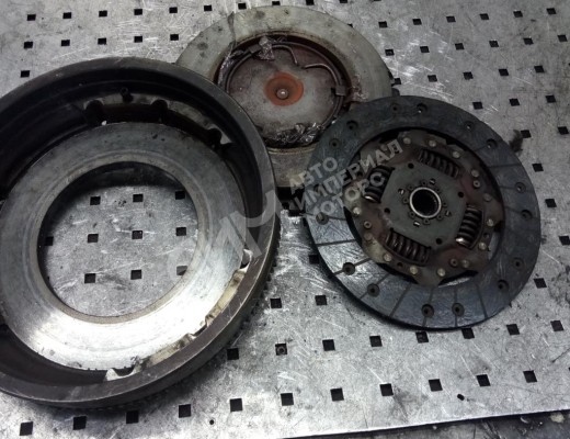Комплект сцепления Volkswagen Golf IV (1J) 1997-2004  Volkswagen Golf Golf IV (1J) 1997-2004