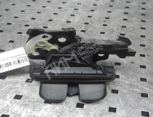 Замок багажника  Audi A3 II (8P) 2005-2008 рестайлинг