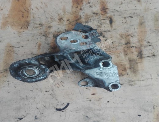 Кронштейн двигателя Volkswagen Passat B5+ (3B) 2000-2005 рестайлинг  Volkswagen Passat Passat B5+ (3B) 2000-2005 рестайлинг