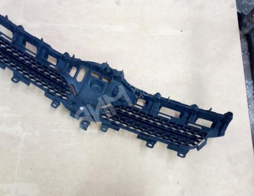 Решетка радиатора Toyota Corolla Verso II (AR10) 2004-2009  Toyota Corolla Verso Corolla Verso II (AR10) 2004-2009