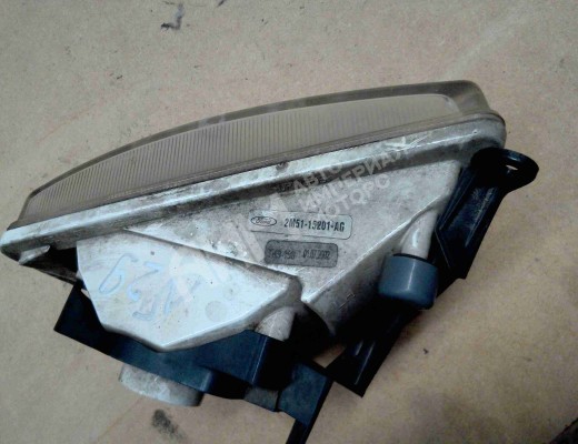 Фара противотуманная левая Ford Focus I 2001-2005 рестайлинг  Ford Focus Focus I 2001-2005 рестайлинг