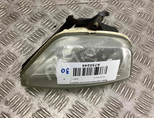 Фара противотуманная правая Ford Focus I 2001-2005 рестайлинг  Ford Focus Focus I 2001-2005 рестайлинг
