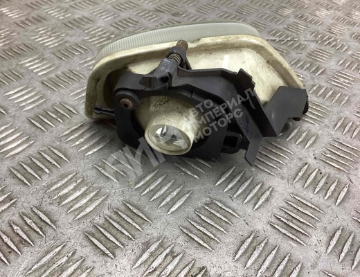 Фара противотуманная правая Ford Focus I 2001-2005 рестайлинг  Ford Focus Focus I 2001-2005 рестайлинг