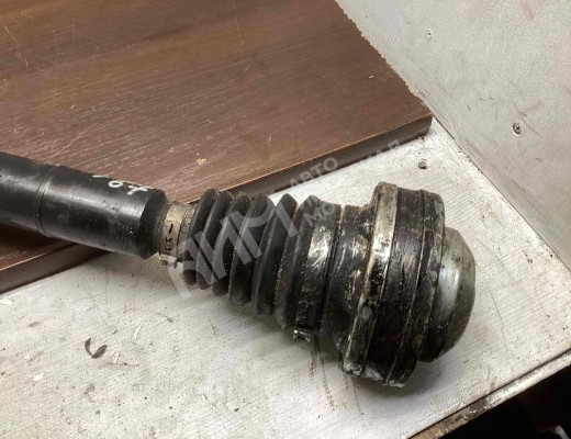 Полуось передняя правая (приводной вал, ШРУС) Volkswagen Passat B6 (3C) 2005-2010  Volkswagen Passat Passat B6 (3C) 2005-2010