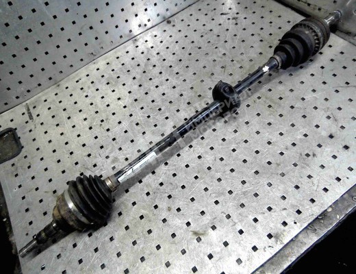 Полуось передняя правая (приводной вал, ШРУС) Opel Zafira A 1999-2003  Opel Zafira Zafira A 1999-2003