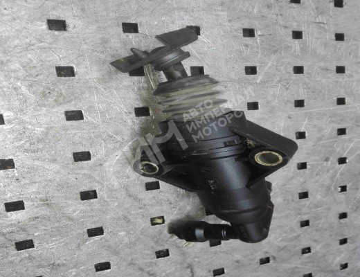 Цилиндр сцепления рабочий Volkswagen Golf IV (1J) 1997-2004  Volkswagen Golf Golf IV (1J) 1997-2004