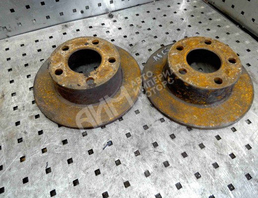 Диск тормозной задний Audi A6 C5 (4B) 1997-2001  Audi A6 A6 C5 (4B) 1997-2001