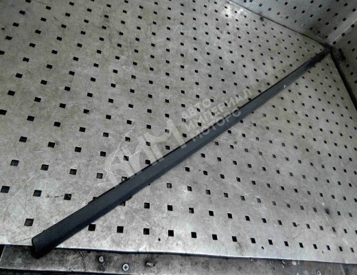 Молдинг стекла двери передней левой наружный Volkswagen Passat B6 (3C) 2005-2010  Volkswagen Passat Passat B6 (3C) 2005-2010