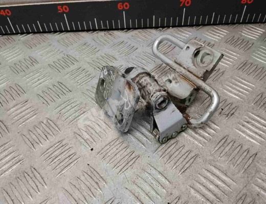 Петля двери передней правой Volkswagen Passat B6 (3C) 2005-2010  Volkswagen Passat Passat B6 (3C) 2005-2010