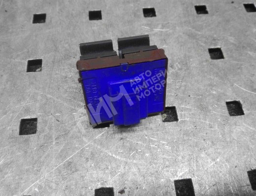 Кнопка открытия багажника Volkswagen Passat B6 (3C) 2005-2010  Volkswagen Passat Passat B6 (3C) 2005-2010