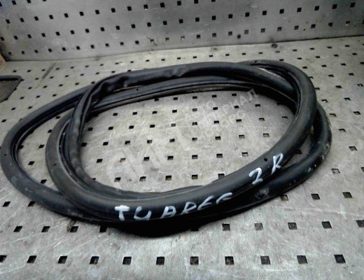 Уплотнитель двери задней правой Volkswagen Touareg I (7L) 2002-2006  Volkswagen Touareg Touareg I (7L) 2002-2006