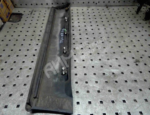 Молдинг двери задней правой Volkswagen Touareg I (7L) 2002-2006  Volkswagen Touareg Touareg I (7L) 2002-2006