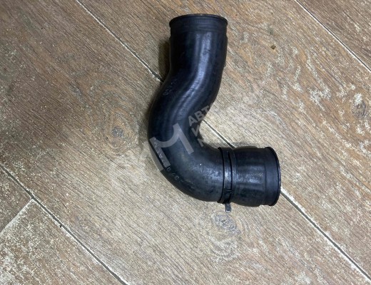 Патрубок интеркулера Volkswagen Golf IV (1J) 1997-2004  Volkswagen Golf Golf IV (1J) 1997-2004